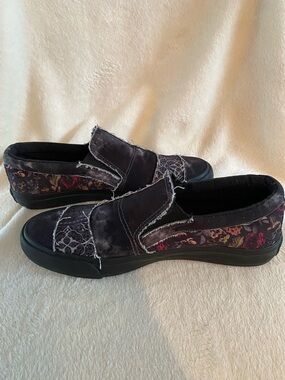 Malibu Blowfish Teal Insole Slip-On Sneakers